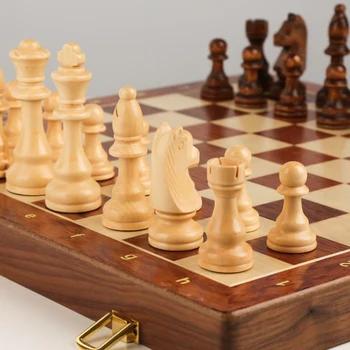 Висококачествен Дървен Сгъваем Комплект за шах с размер 15 х 15 См и за възрастни в Действие Игри, Вътрешна Кутия за Съхранение на Дъската с 2 Допълнителни Царици