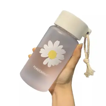 1 бр. прозрачни пластмасови бутилки за вода с цветя обем 500 мл, креативна бутилка за вода от матирано покритие, не съдържа BPA, преносим пътна чаша за чай на въже