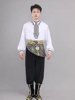 Китайската уйгурская танцови за изказвания Мъжки малцинство изпълнява танц Синцзян