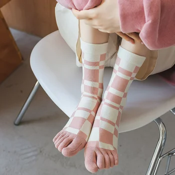 Самостоятелна чорап с пет пръста в една тръба, Корейската версия на разделно чорап в клетката, Пролетно-есенен комплект Everything with Sweet Female Socks